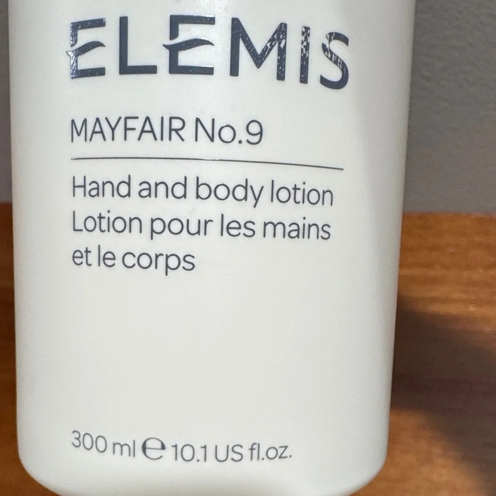 ELEMIS Mayfair No.9 Hand & Body Lotion - White bottle with Black pump